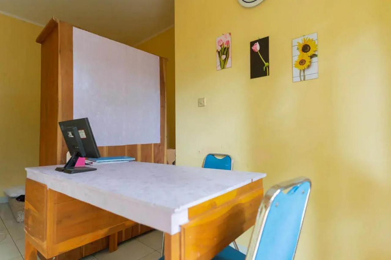 Hotel Kostawira Syariah Bintaro Mitra Reddoorz Mencil Exteriér fotografie
